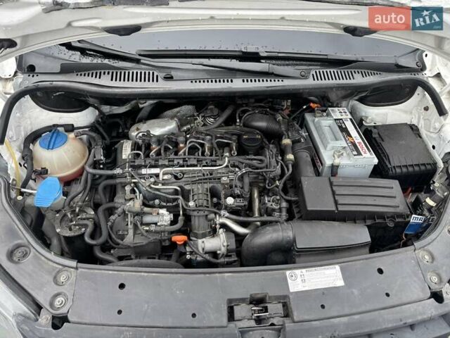 Білий Фольксваген Кадді, об'ємом двигуна 1.6 л та пробігом 206 тис. км за 8650 $, фото 25 на Automoto.ua