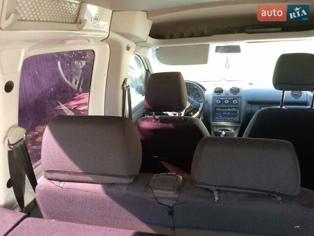 Фольксваген Кадди 2013 в Полтаве на Automoto.ua Белый Фольксваген Кадди, объемом двигателя 1.6 л и пробегом 151 тыс. км за 10500 $, фото 9 на Automoto.ua