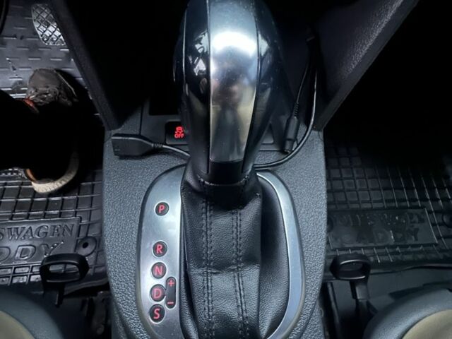 Белый Фольксваген Кадди, объемом двигателя 2 л и пробегом 400 тыс. км за 8800 $, фото 10 на Automoto.ua