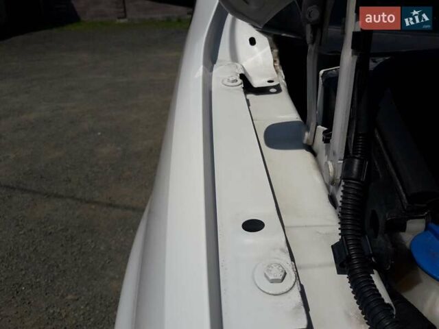 Білий Фольксваген Кадді, об'ємом двигуна 1.6 л та пробігом 156 тис. км за 10500 $, фото 45 на Automoto.ua