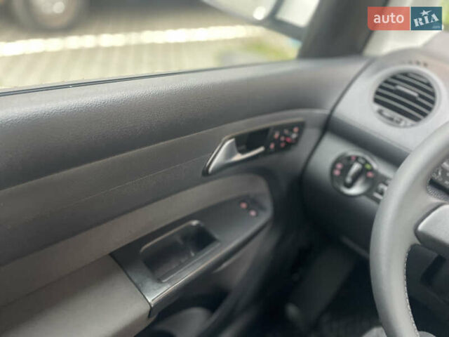 Білий Фольксваген Кадді, об'ємом двигуна 1.6 л та пробігом 194 тис. км за 11800 $, фото 11 на Automoto.ua