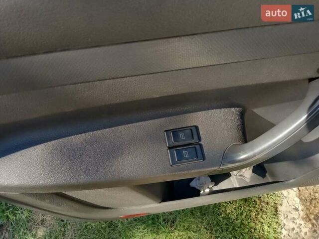 Фольксваген Кадди 2013 в Полтаве на Automoto.ua Белый Фольксваген Кадди, объемом двигателя 1.6 л и пробегом 151 тыс. км за 10500 $, фото 12 на Automoto.ua