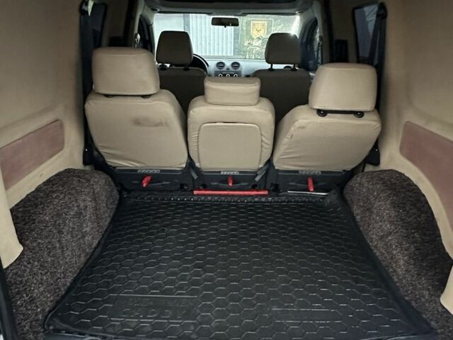 Белый Фольксваген Кадди, объемом двигателя 2 л и пробегом 400 тыс. км за 8800 $, фото 15 на Automoto.ua