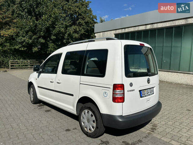 Білий Фольксваген Кадді, об'ємом двигуна 1.6 л та пробігом 286 тис. км за 10500 $, фото 7 на Automoto.ua