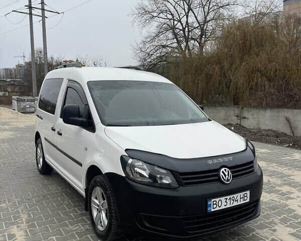 Белый Фольксваген Кадди, объемом двигателя 1.6 л и пробегом 328 тыс. км за 9950 $, фото 1 на Automoto.ua