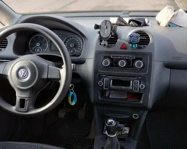 Белый Фольксваген Кадди, объемом двигателя 1.6 л и пробегом 308 тыс. км за 10700 $, фото 7 на Automoto.ua