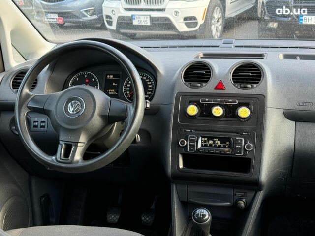 Белый Фольксваген Кадди, объемом двигателя 1.6 л и пробегом 220 тыс. км за 11890 $, фото 26 на Automoto.ua