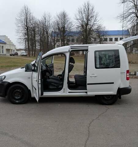 Белый Фольксваген Кадди, объемом двигателя 1.6 л и пробегом 350 тыс. км за 11200 $, фото 6 на Automoto.ua