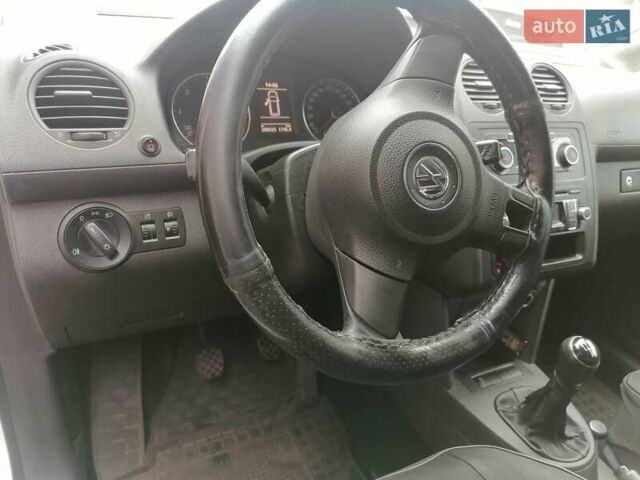 Фольксваген Кадді 2014 у Києві на Automoto.ua Білий Фольксваген Кадді, об'ємом двигуна 1.6 л та пробігом 300 тис. км за 11000 $, фото 2 на Automoto.ua