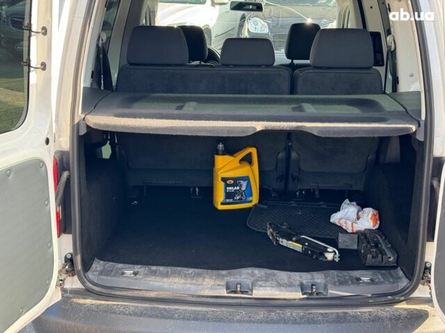 Белый Фольксваген Кадди, объемом двигателя 1.6 л и пробегом 220 тыс. км за 11890 $, фото 21 на Automoto.ua