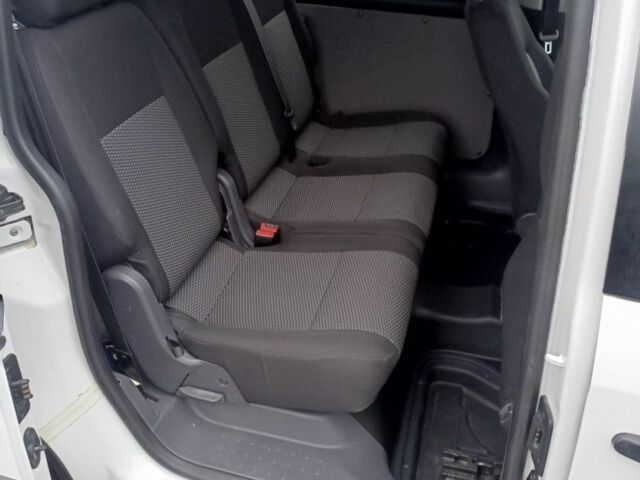 Белый Фольксваген Кадди, объемом двигателя 1.6 л и пробегом 265 тыс. км за 9500 $, фото 7 на Automoto.ua