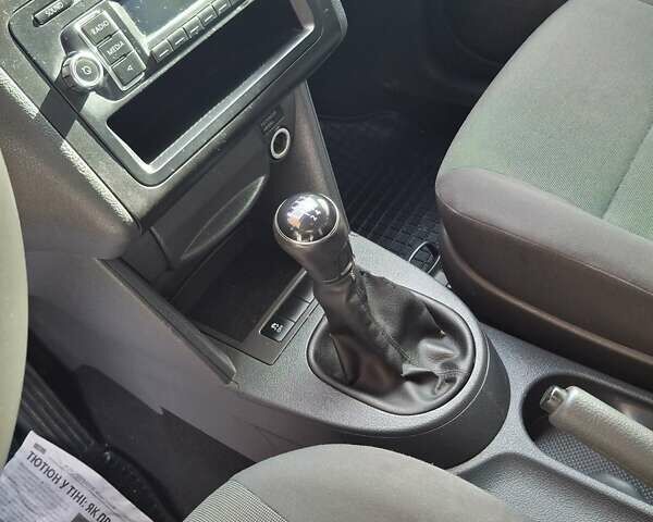 Білий Фольксваген Кадді, об'ємом двигуна 1.6 л та пробігом 228 тис. км за 11950 $, фото 9 на Automoto.ua