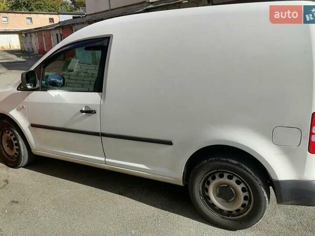 Фольксваген Кадді 2014 у Києві на Automoto.ua Білий Фольксваген Кадді, об'ємом двигуна 1.6 л та пробігом 300 тис. км за 11000 $, фото 1 на Automoto.ua