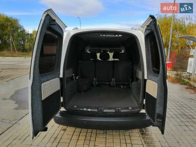 Білий Фольксваген Кадді, об'ємом двигуна 1.6 л та пробігом 323 тис. км за 8300 $, фото 6 на Automoto.ua