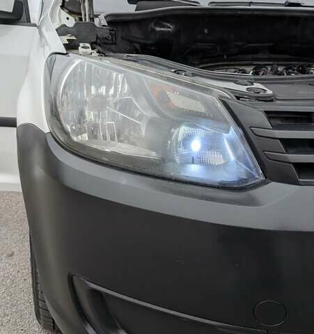 Белый Фольксваген Кадди, объемом двигателя 1.6 л и пробегом 350 тыс. км за 11200 $, фото 46 на Automoto.ua