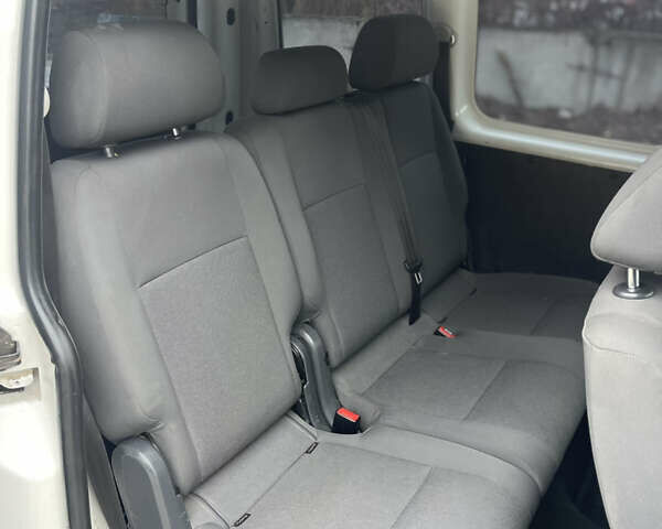 Белый Фольксваген Кадди, объемом двигателя 1.6 л и пробегом 328 тыс. км за 9950 $, фото 33 на Automoto.ua