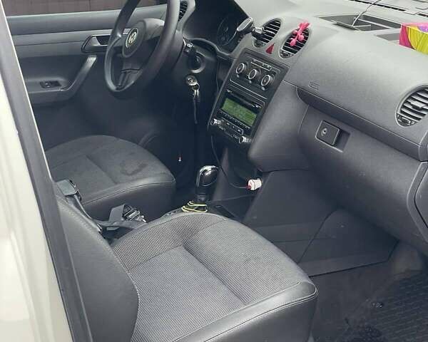 Фольксваген Кадди 2014 в Хмельницком на Automoto.ua Белый Фольксваген Кадди, объемом двигателя 1.6 л и пробегом 310 тыс. км за 10900 $, фото 10 на Automoto.ua