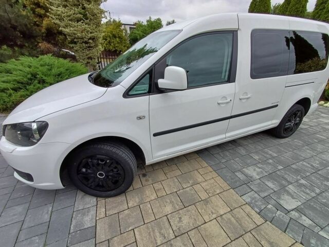 Белый Фольксваген Кадди, объемом двигателя 2 л и пробегом 210 тыс. км за 2750 $, фото 1 на Automoto.ua