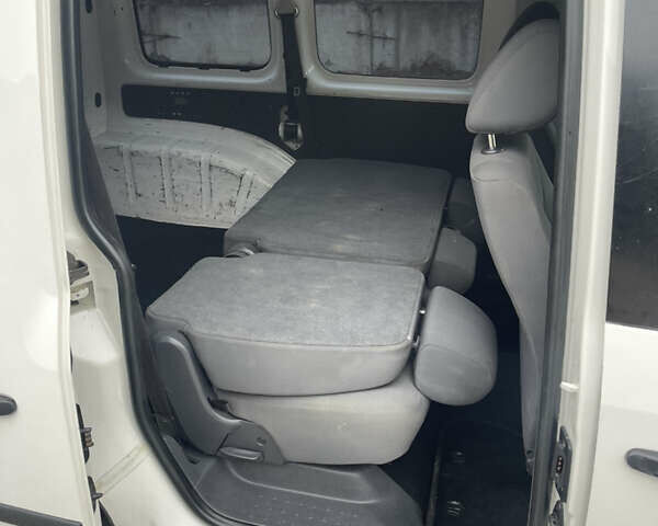 Белый Фольксваген Кадди, объемом двигателя 1.6 л и пробегом 328 тыс. км за 9950 $, фото 34 на Automoto.ua