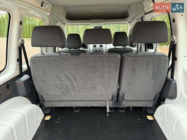 Белый Фольксваген Кадди, объемом двигателя 2 л и пробегом 255 тыс. км за 11500 $, фото 46 на Automoto.ua