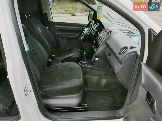 Білий Фольксваген Кадді, об'ємом двигуна 1.6 л та пробігом 323 тис. км за 8300 $, фото 16 на Automoto.ua