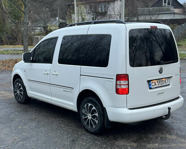 Белый Фольксваген Кадди, объемом двигателя 1.6 л и пробегом 418 тыс. км за 9900 $, фото 3 на Automoto.ua