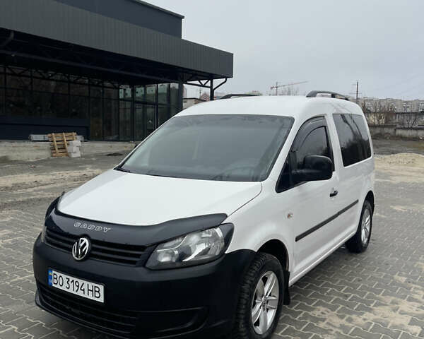Белый Фольксваген Кадди, объемом двигателя 1.6 л и пробегом 328 тыс. км за 9950 $, фото 5 на Automoto.ua