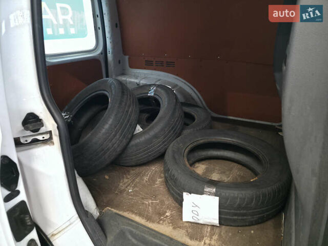 Белый Фольксваген Кадди, объемом двигателя 1.6 л и пробегом 298 тыс. км за 6600 $, фото 18 на Automoto.ua