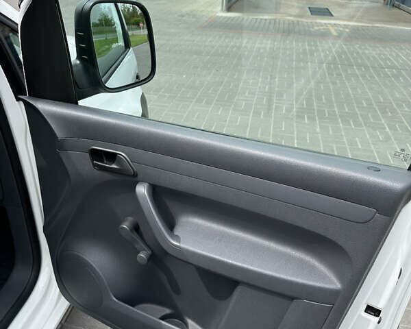 Фольксваген Кадді 2014 у Києві на Automoto.ua Білий Фольксваген Кадді, об'ємом двигуна 1.2 л та пробігом 141 тис. км за 9000 $, фото 20 на Automoto.ua