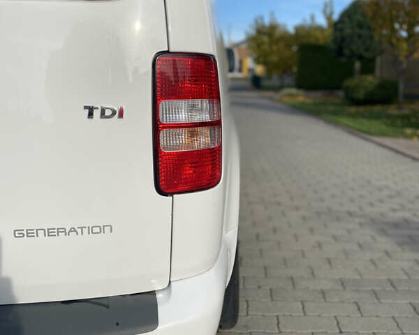 Білий Фольксваген Кадді, об'ємом двигуна 1.6 л та пробігом 195 тис. км за 13850 $, фото 37 на Automoto.ua