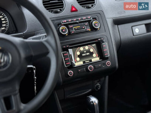 Белый Фольксваген Кадди, объемом двигателя 1.6 л и пробегом 227 тыс. км за 11500 $, фото 18 на Automoto.ua