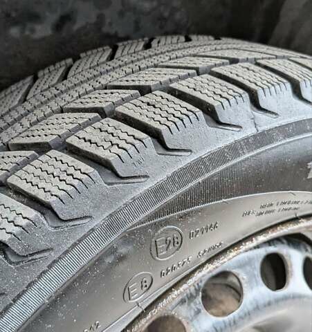 Белый Фольксваген Кадди, объемом двигателя 1.6 л и пробегом 350 тыс. км за 11200 $, фото 26 на Automoto.ua