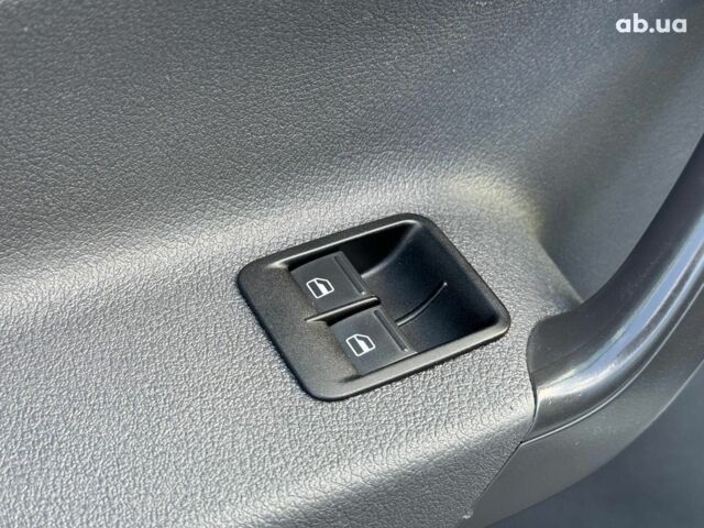 Белый Фольксваген Кадди, объемом двигателя 1.6 л и пробегом 220 тыс. км за 11890 $, фото 17 на Automoto.ua