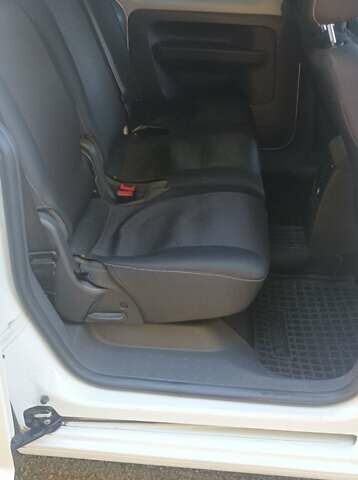 Белый Фольксваген Кадди, объемом двигателя 1.6 л и пробегом 266 тыс. км за 11500 $, фото 10 на Automoto.ua