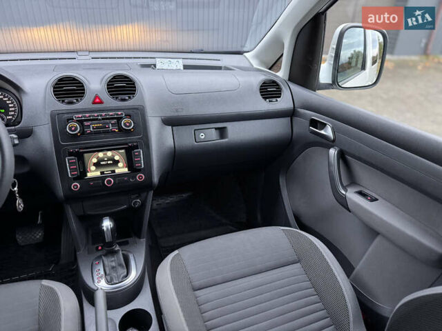 Белый Фольксваген Кадди, объемом двигателя 1.6 л и пробегом 227 тыс. км за 11500 $, фото 20 на Automoto.ua