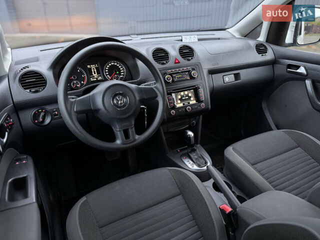 Белый Фольксваген Кадди, объемом двигателя 1.6 л и пробегом 227 тыс. км за 11500 $, фото 17 на Automoto.ua