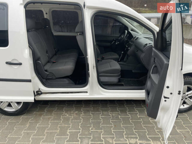 Белый Фольксваген Кадди, объемом двигателя 1.6 л и пробегом 328 тыс. км за 9950 $, фото 39 на Automoto.ua
