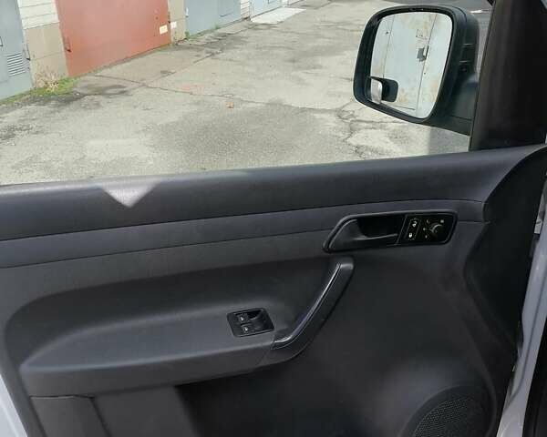 Фольксваген Кадді 2014 у Києві на Automoto.ua Білий Фольксваген Кадді, об'ємом двигуна 1.6 л та пробігом 300 тис. км за 11000 $, фото 11 на Automoto.ua