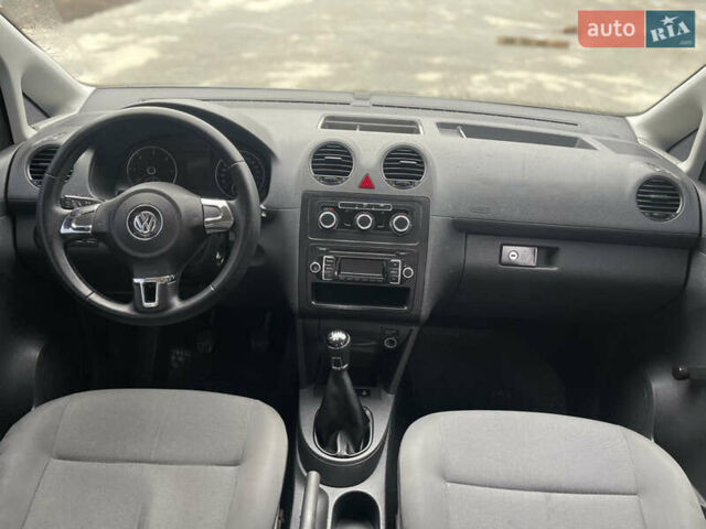 Белый Фольксваген Кадди, объемом двигателя 1.6 л и пробегом 328 тыс. км за 9950 $, фото 43 на Automoto.ua