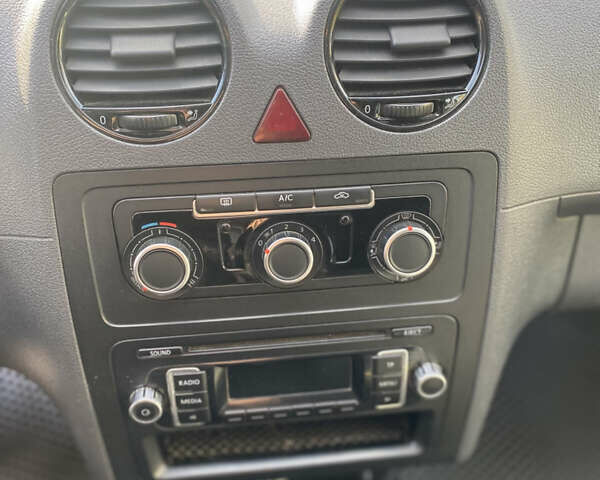 Білий Фольксваген Кадді, об'ємом двигуна 1.6 л та пробігом 195 тис. км за 13850 $, фото 24 на Automoto.ua