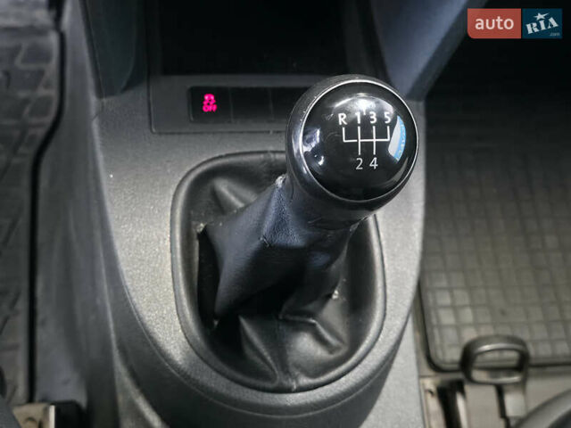 Белый Фольксваген Кадди, объемом двигателя 1.6 л и пробегом 298 тыс. км за 6600 $, фото 17 на Automoto.ua