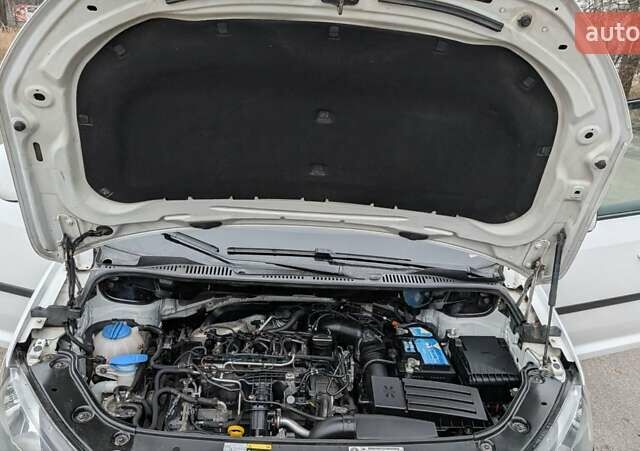 Белый Фольксваген Кадди, объемом двигателя 1.6 л и пробегом 350 тыс. км за 11200 $, фото 42 на Automoto.ua