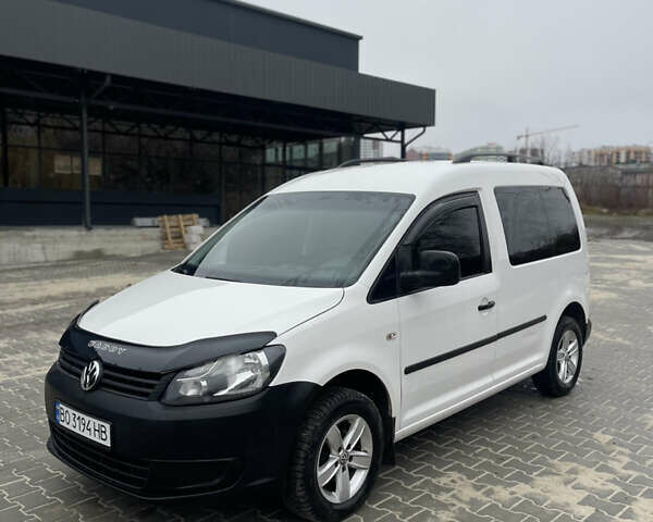 Белый Фольксваген Кадди, объемом двигателя 1.6 л и пробегом 328 тыс. км за 9950 $, фото 7 на Automoto.ua