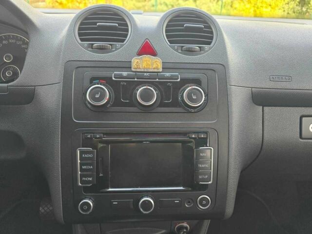 Фольксваген Кадди 2014 в Хмельницком на Automoto.ua Белый Фольксваген Кадди, объемом двигателя 2 л и пробегом 253 тыс. км за 11999 $, фото 10 на Automoto.ua