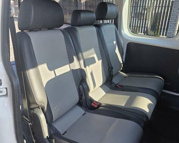 Белый Фольксваген Кадди, объемом двигателя 2 л и пробегом 259 тыс. км за 12500 $, фото 8 на Automoto.ua