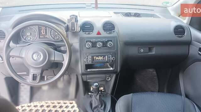 Белый Фольксваген Кадди, объемом двигателя 1.6 л и пробегом 266 тыс. км за 11500 $, фото 18 на Automoto.ua