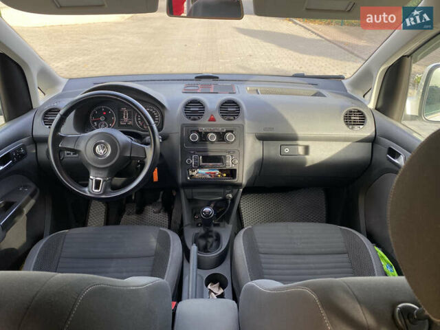 Білий Фольксваген Кадді, об'ємом двигуна 1.6 л та пробігом 195 тис. км за 13850 $, фото 27 на Automoto.ua