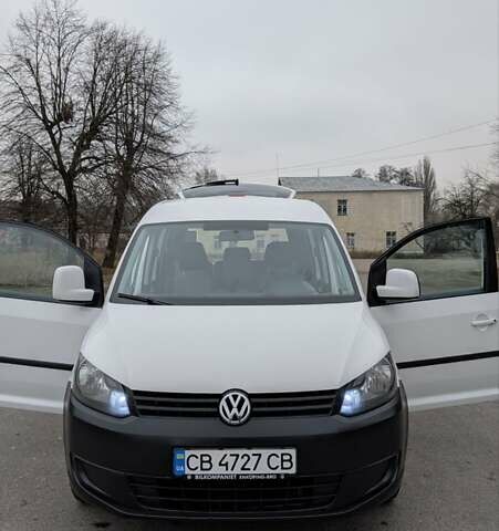Белый Фольксваген Кадди, объемом двигателя 1.6 л и пробегом 350 тыс. км за 11200 $, фото 2 на Automoto.ua