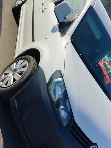 Білий Фольксваген Кадді, об'ємом двигуна 1.6 л та пробігом 280 тис. км за 12800 $, фото 4 на Automoto.ua