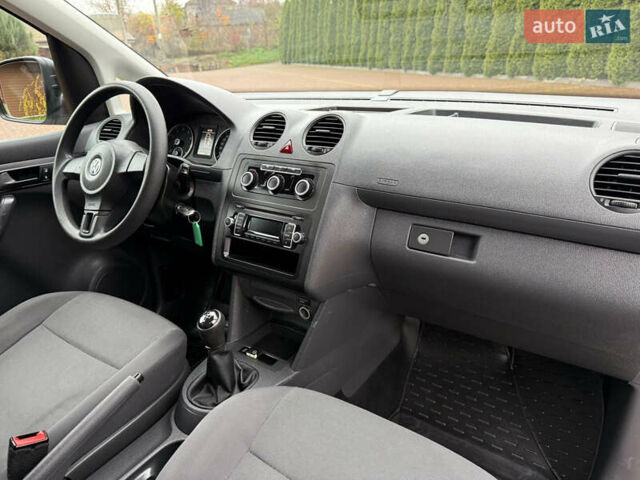 Белый Фольксваген Кадди, объемом двигателя 2 л и пробегом 255 тыс. км за 11500 $, фото 12 на Automoto.ua